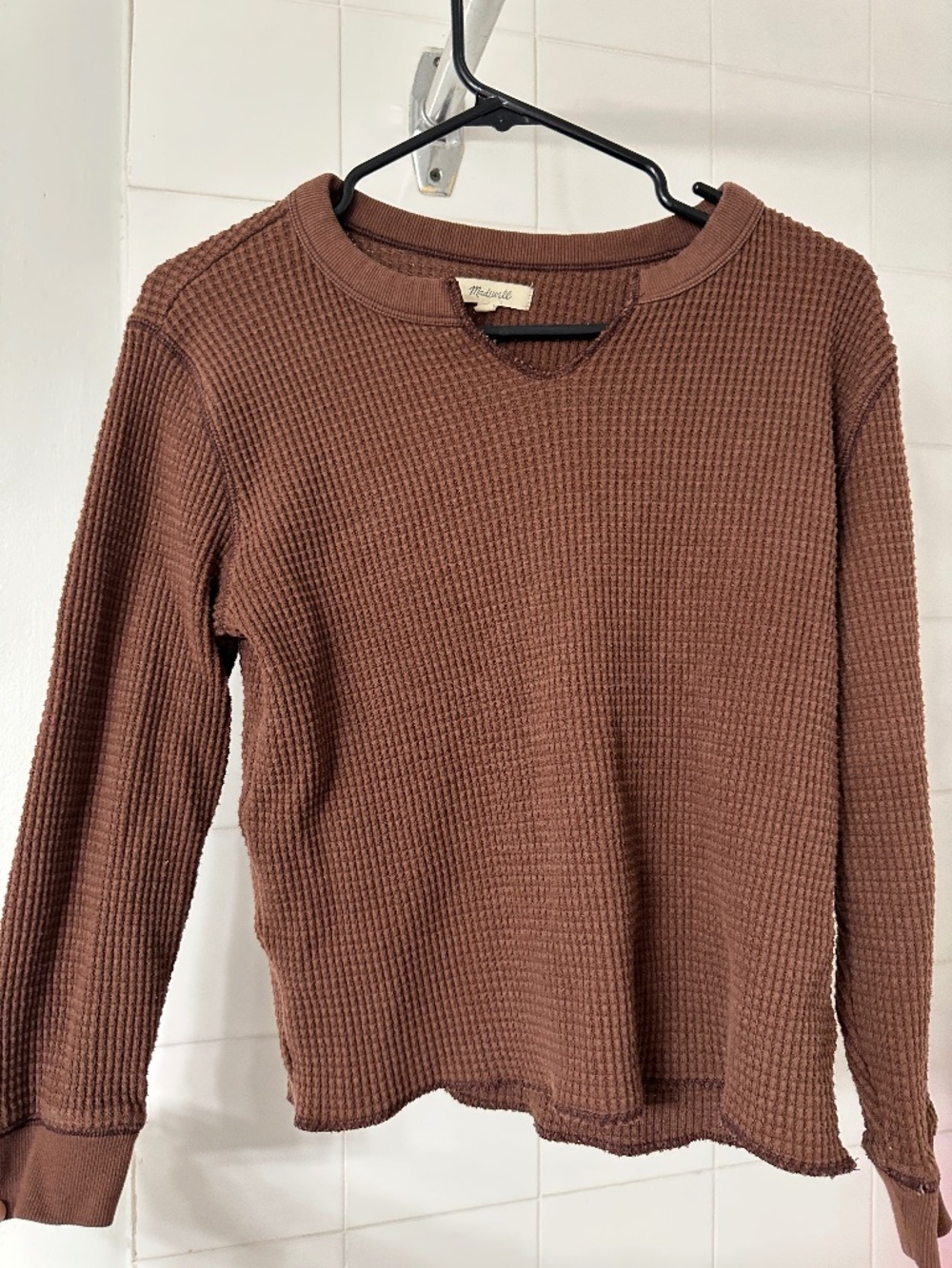 Madewell Waffle Split-Neck Crop Tee in Rich Brown